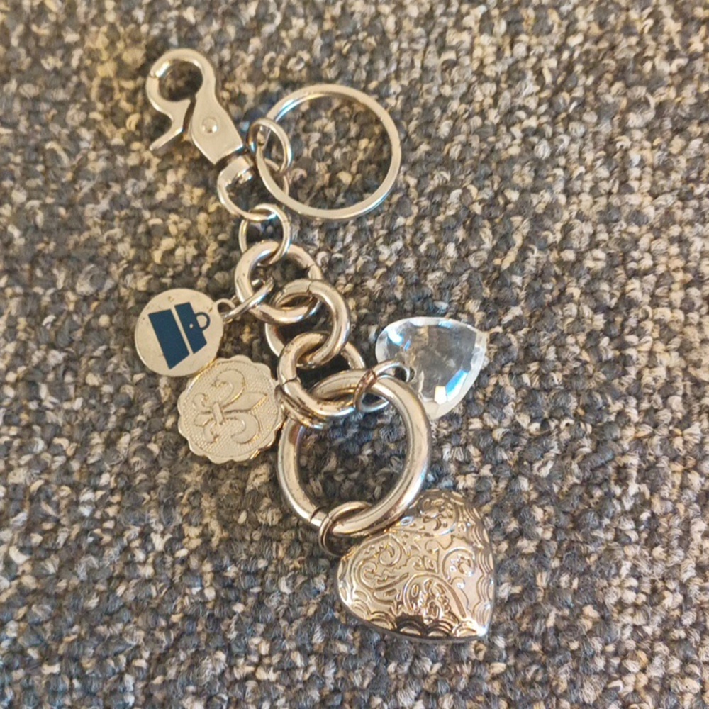 Kathy van Zeeland silver tone heart charm key chain